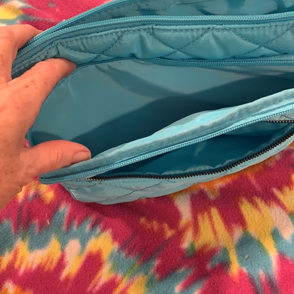 Crossbody bag lightweight microfiber lots of pockets adjustable strap new - Picture 3 of 7